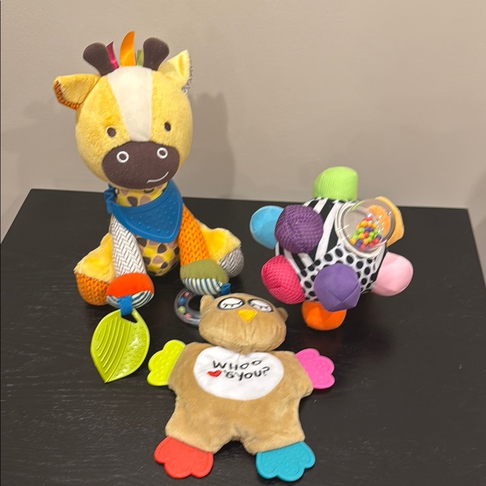 Baby bundle! Skip Hop Bandana Buddies Giraffe, Playtex Whoo loves you owl & ball